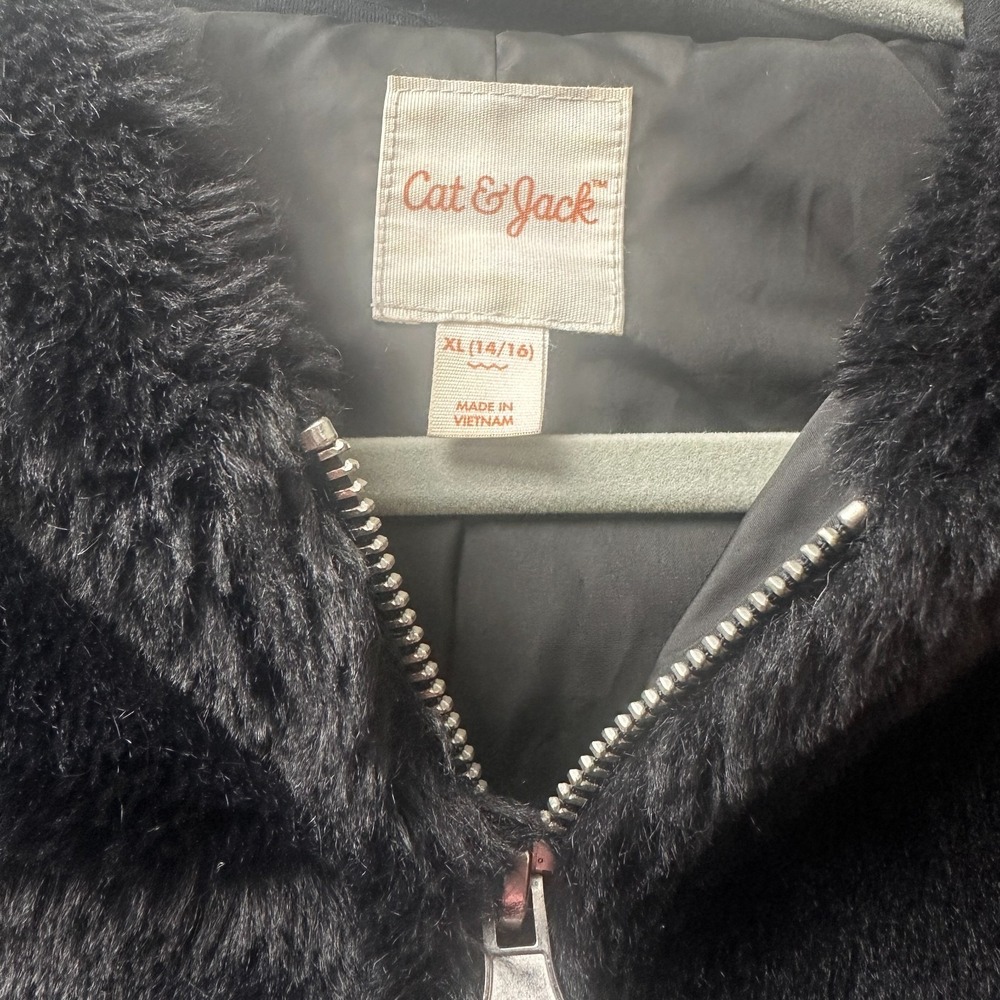 Cat & Jack Black Faux Fur Hooded Zip Up Jacket Size Youth XL - Picture 3 of 11